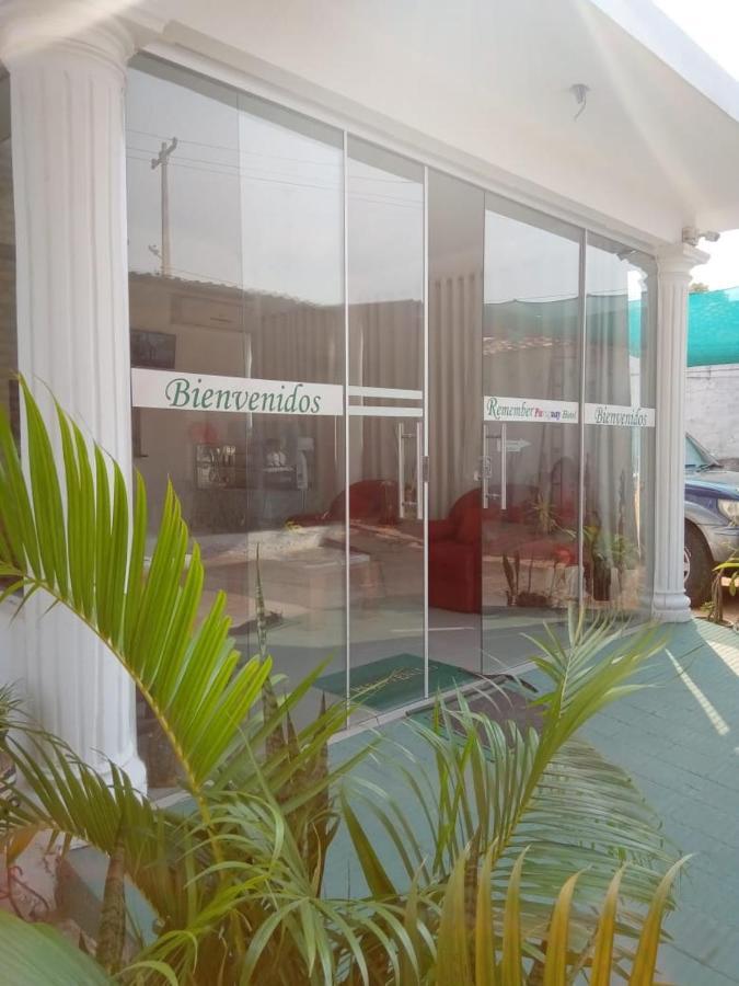Remember Py Luque Exterior foto
