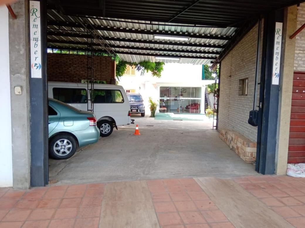 Remember Py Luque Exterior foto
